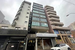 Sala com 60m², 3 vagas, no bairro Centro em Caxias do Sul para Comprar