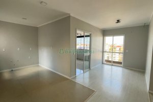 Apartamento com 100m², 3 dormitórios, 6 vagas, no bairro De Lazzer em Caxias do Sul para Comprar
