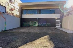 Sala com 107m², 1 vaga, no bairro Lourdes em Caxias do Sul para Alugar