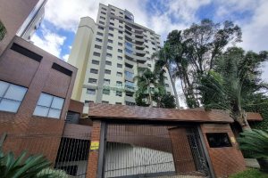 Apto Mobiliado com 99m², 3 dormitórios, 2 vagas, no bairro Pio X em Caxias do Sul para Alugar ou Comprar