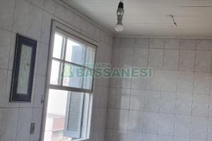 Casa com 168m², 2 dormitórios, 1 vaga, no bairro Centro em Caxias do Sul para Comprar