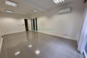 Sala com 33m², no bairro Centro em Caxias do Sul para Alugar ou Comprar