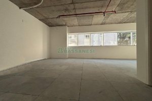Sala com 67m², 2 vagas, no bairro Centro em Caxias do Sul para Alugar