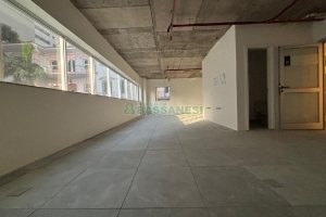 Sala com 67m², 2 vagas, no bairro Centro em Caxias do Sul para Alugar