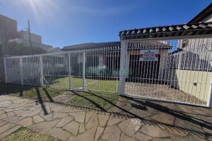 Casa Mobiliada com 150m², 3 dormitórios, 2 vagas, no bairro Cidade Nova em Caxias do Sul para Alugar ou Comprar
