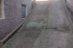 Casa com 170m², 2 dormitórios, 1 vaga, no bairro Marechal Floriano em Caxias do Sul para Comprar