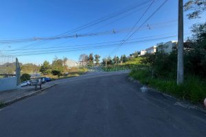 Terreno com 450m², no bairro São Virgílio em Caxias do Sul para Comprar