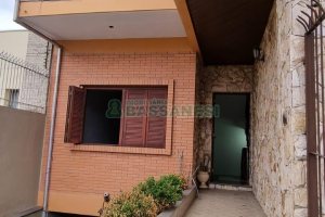 Casa com 342m², 3 dormitórios, 1 vaga, no bairro Cinqüentenário em Caxias do Sul para Comprar