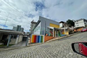 Casa Comercial com 440m², no bairro Rio Branco em Caxias do Sul para Comprar