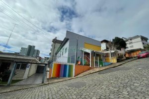 Casa Comercial com 440m², no bairro Rio Branco em Caxias do Sul para Comprar