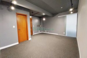 Sala com 34m², no bairro Lourdes em Caxias do Sul para Comprar