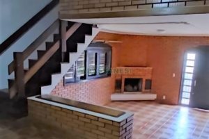 Casa com 363m², 4 dormitórios, 6 vagas, no bairro Saint Etienne em Caxias do Sul para Alugar