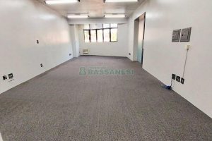 Sala com 88m², no bairro Lourdes em Caxias do Sul para Comprar