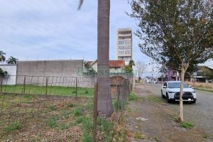 Terreno com 360m², no bairro Cinqüentenário em Caxias do Sul para Comprar