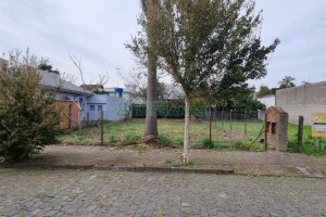 Terreno com 360m², no bairro Cinqüentenário em Caxias do Sul para Comprar