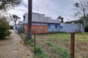 Terreno com 360m², no bairro Cinqüentenário em Caxias do Sul para Comprar