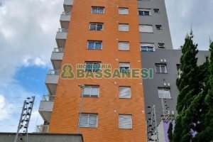Apto Mobiliado com 85m², 2 dormitórios, 2 vagas, no bairro Centro em Caxias do Sul para Alugar