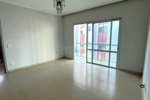 Apartamento com 106m², 3 dormitórios, 1 vaga, no bairro Centro em Caxias do Sul para Comprar