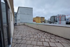 Sala com 82m², no bairro Centro em Caxias do Sul para Alugar