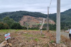 Terreno com 360m², no bairro Parada Cristal em Caxias do Sul para Comprar