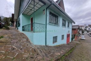 Casa Comercial com 112m², no bairro Centro em Caxias do Sul para Alugar