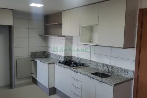 Apartamento com 40m², 2 dormitórios, 1 vaga, no bairro Petrópolis em Caxias do Sul para Comprar