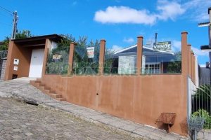 Casa com 108m², 3 dormitórios, 2 vagas, no bairro Moinhos de Vento em Caxias do Sul para Comprar