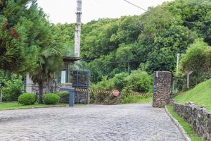 Terreno com 950m², no bairro Linha 40 em Caxias do Sul para Comprar