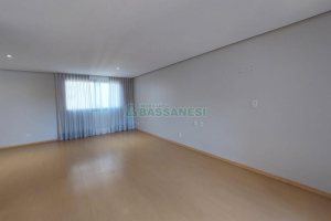 Kitinete com 40m², 1 dormitório, no bairro Centro em Caxias do Sul para Alugar