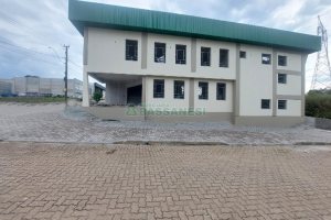 Pavilhão com 650m², 6 vagas, no bairro Jardim das Hortências em Caxias do Sul para Alugar