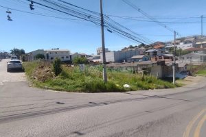 Terreno com 540m², no bairro Charqueadas em Caxias do Sul para Comprar