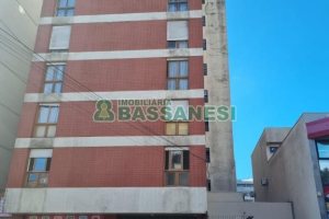 Apartamento com 150m², 4 dormitórios, 1 vaga, no bairro Centro em Caxias do Sul para Comprar