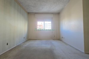 Apartamento com 150m², 4 dormitórios, 1 vaga, no bairro Centro em Caxias do Sul para Comprar