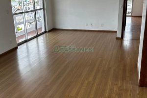 Apartamento com 190m², 3 dormitórios, 2 vagas, no bairro Cruzeiro em Caxias do Sul para Alugar