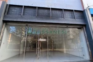 Loja com 130m², no bairro São Pelegrino em Caxias do Sul para Alugar