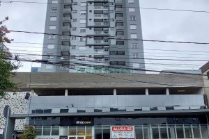 Apto Mobiliado com 35m², 1 dormitório, 1 vaga, no bairro Lourdes em Caxias do Sul para Alugar