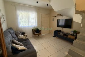 Sobrado com 70m², 2 dormitórios, 1 vaga, no bairro Vinhedos em Caxias do Sul para Comprar