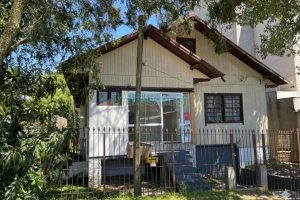 Casa com 200m², 2 dormitórios, 1 vaga, no bairro Santa Catarina em Caxias do Sul para Comprar