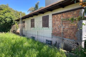 Casa com 200m², 2 dormitórios, 1 vaga, no bairro Santa Catarina em Caxias do Sul para Comprar