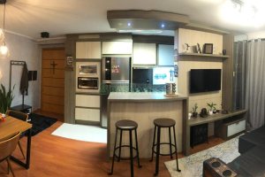 Apto Mobiliado com 60m², 2 dormitórios, 1 vaga, no bairro Charqueadas em Caxias do Sul para Alugar