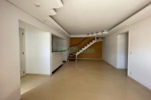 Apartamento com 119m², 4 dormitórios, 2 vagas, no bairro Pio X em Caxias do Sul para Comprar