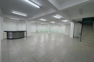 Loja com 487m², no bairro Villagio Iguatemi em Caxias do Sul para Alugar ou Comprar