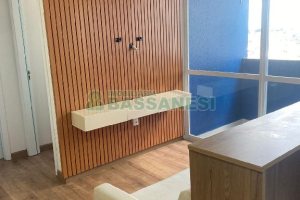 Apto Mobiliado com 55m², 2 dormitórios, 1 vaga, no bairro De Lazzer em Caxias do Sul para Alugar