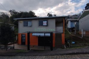 Casa com 100m², 2 dormitórios, 1 vaga, no bairro Nossa Senhora da Conceição em Caxias do Sul para Comprar