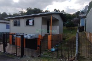 Casa com 100m², 2 dormitórios, 1 vaga, no bairro Nossa Senhora da Conceição em Caxias do Sul para Comprar