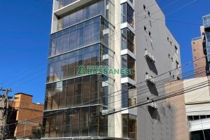 Sala com 279m², 2 vagas, no bairro Centro em Caxias do Sul para Alugar