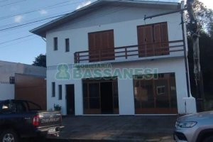 Casa com 242m², 3 dormitórios, 2 vagas, no bairro Forqueta em Caxias do Sul para Comprar