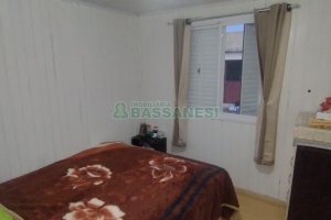 Casa com 136m², 3 dormitórios, 3 vagas, no bairro Diamantino em Caxias do Sul para Comprar