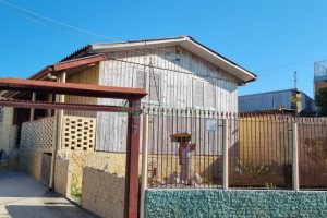 Casa com 135m², 4 dormitórios, 1 vaga, no bairro Desvio Rizzo em Caxias do Sul para Comprar