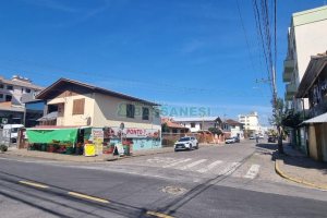 Casa com 170m², 3 dormitórios, 1 vaga, no bairro São José em Caxias do Sul para Comprar